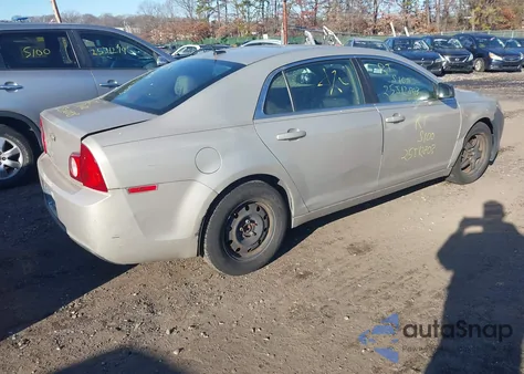 2010 Chevrolet Malibu Ls z USA, uszkodzony, nr VIN 1G1ZB5EB7AF162269